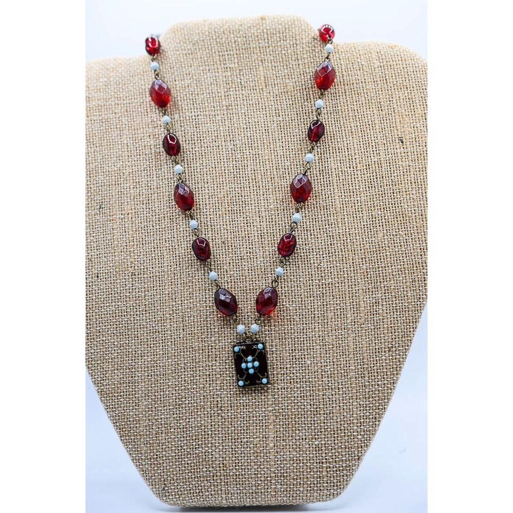 Vintage Necklace Red Beaded Enamal Pendant Antiqued Gold Tone